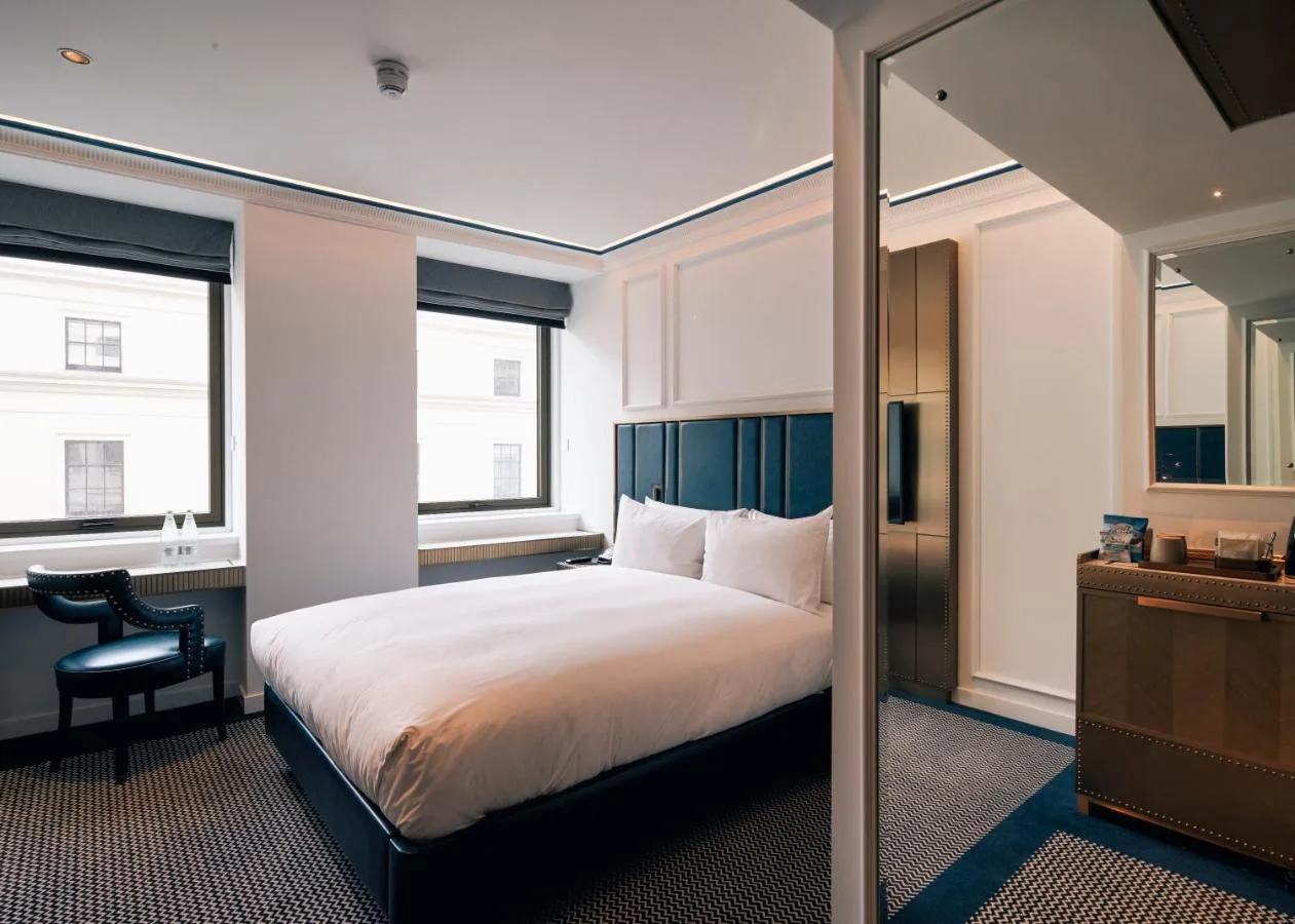 Superior Double Street View Room